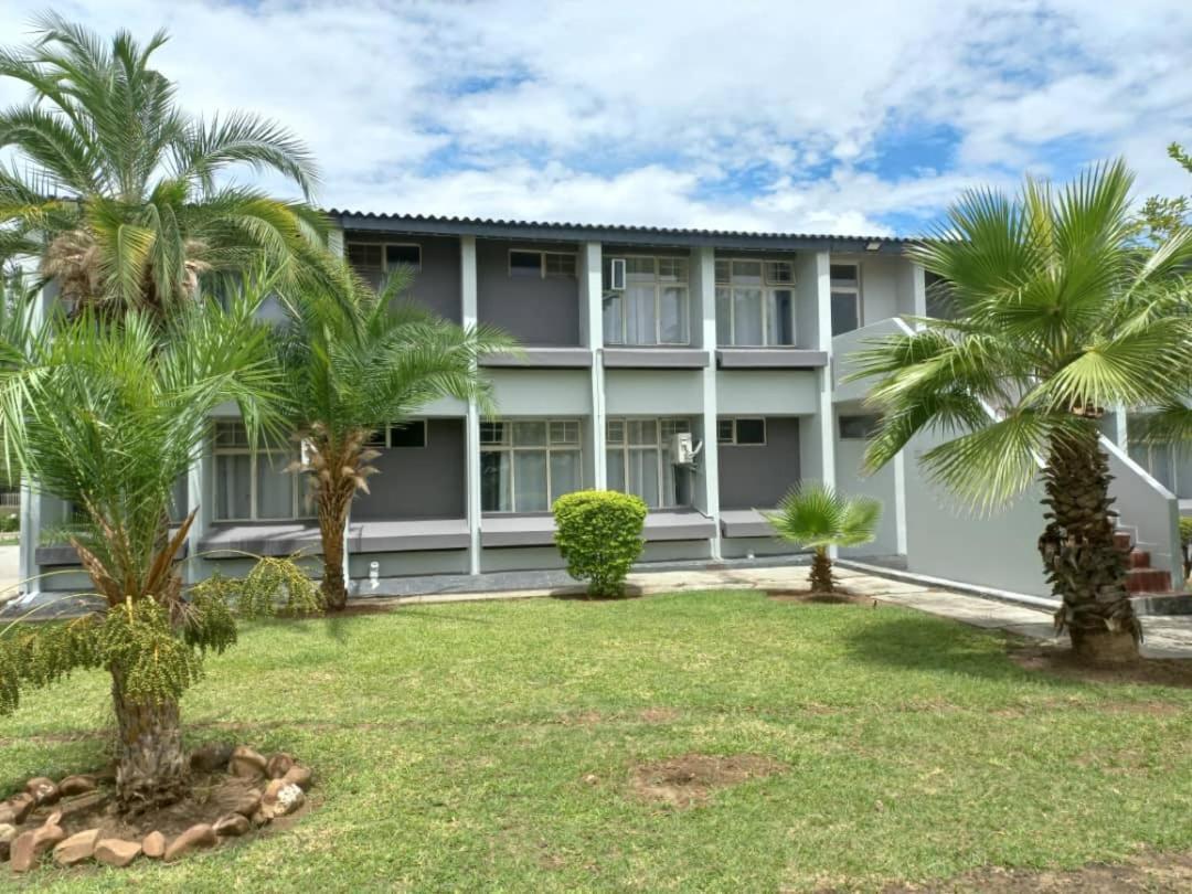 Crescent Lodge Livingstone Exterior photo